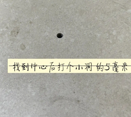洞口瓷砖空鼓维修公司专业解答在瓷砖铺贴过程中，如果砂料搅拌不均匀，将会带来以下问题